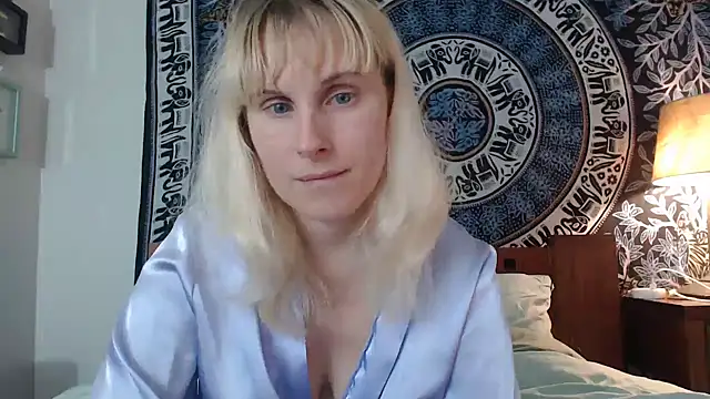 Snapshot of Cutikatxoxo chatting on 01/15/25, 02:06 Cutikatxoxo online show from 01/15/25, 02:06