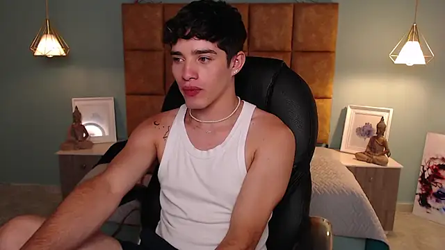 Snapshot of AlejooTwink chatting on 02/28/25, 09:44 AlejooTwink online show from 02/28/25, 09:44