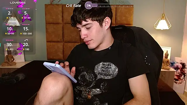 Snapshot of AlejooTwink chatting on 03/10/25, 09:18 AlejooTwink online show from 03/10/25, 09:18