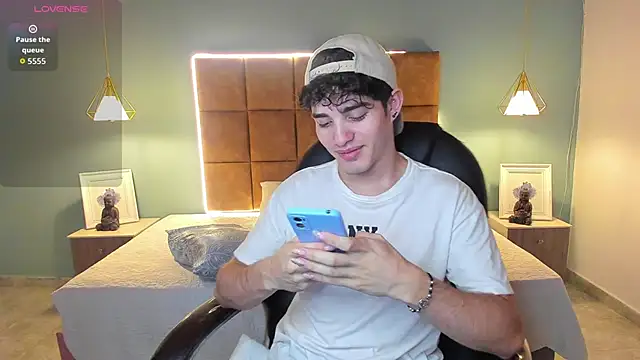 AlejooTwink online show from 11/13/25, 02:32