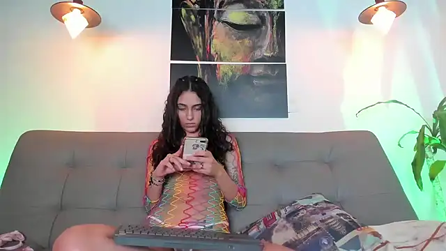 Snapshot of Layla_707 chatting on 03/18/25, 03:53 Layla 707 online show from 03/18/25, 03:53
