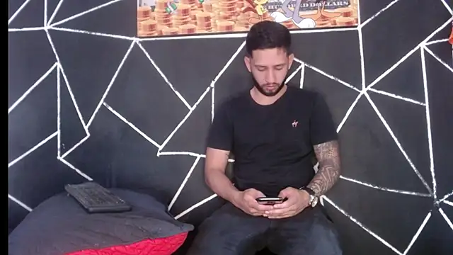 maxXximo777 online show from 12/03/24, 06:49