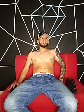 maxXximo777 online show from 12/15/24, 04:07