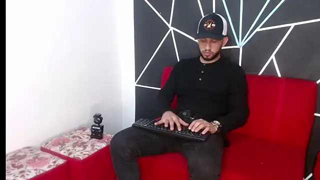 maxXximo777 online show from 01/17/25, 05:11