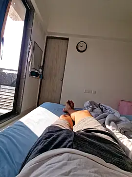 vivanpraj999 online show from 11/18/25, 03:45