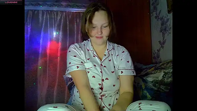 Snapshot of Aria__Dark chatting on 10/17/25, 08:33 Aria Dark online show from 10/17/25, 08:33