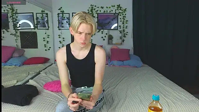 Ron Vils online show from 12/22/24, 04:17