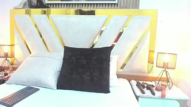 Slut Milf  online show from 11/15/25, 09:17