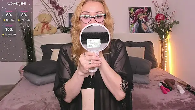 Snapshot of MadissonKiss chatting on 09/16/25, 02:12 MadissonKiss online show from 09/16/25, 02:12
