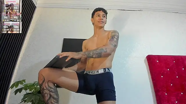 Snapshot of Cristopher23_ chatting on 02/19/25, 07:48 Cristopher23 online show from 02/19/25, 07:48