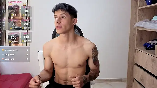 Snapshot of Cristopher23_ chatting on 10/15/25, 02:06 Cristopher23 online show from 10/15/25, 02:06