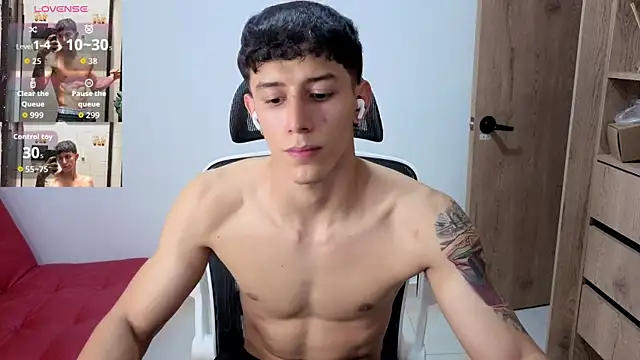 Snapshot of Cristopher23_ chatting on 10/23/25, 10:19 Cristopher23 online show from 10/23/25, 10:19