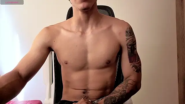 Snapshot of Cristopher23_ chatting on 10/28/25, 01:58 Cristopher23 online show from 10/28/25, 01:58