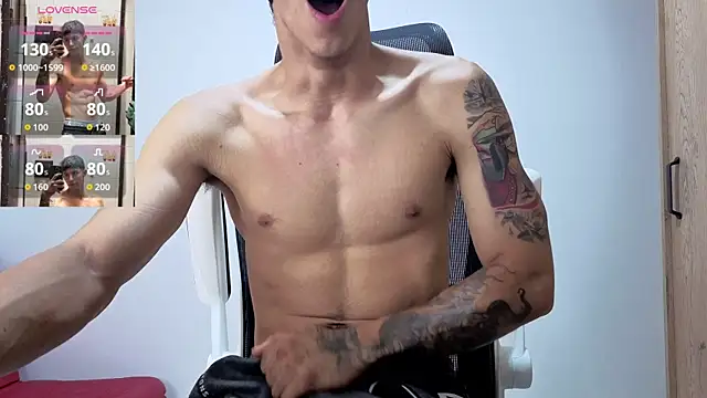 Snapshot of Cristopher23_ chatting on 11/17/25, 11:38 Cristopher23 online show from 11/17/25, 11:38