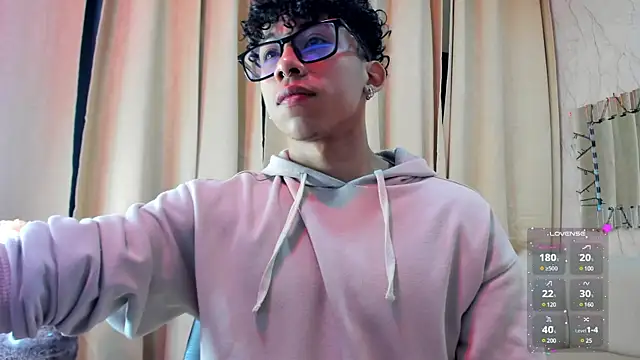 Snapshot of AkazaBoy_ chatting on 01/11/25, 04:16 AkazaBoy online show from 01/11/25, 04:16