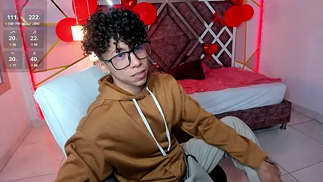 Snapshot of AkazaBoy_ chatting on 02/12/25, 04:12 AkazaBoy online show from 02/12/25, 04:12