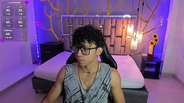 Snapshot of AkazaBoy_ chatting on 03/06/25, 03:46 AkazaBoy online show from 03/06/25, 03:46