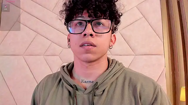 AkazaBoy  online show from 10/20/25, 04:24