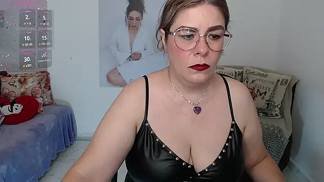 Snapshot of Serenay_ chatting on 12/02/24, 10:01 Serenay online show from 12/02/24, 10:01