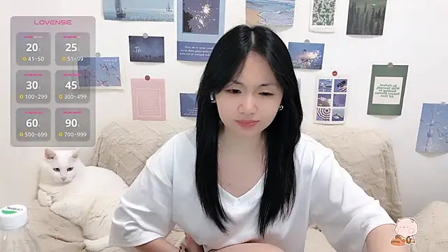 Snapshot of LiLiYbaby chatting on 10/15/25, 06:02 LiLiYbaby online show from 10/15/25, 06:02