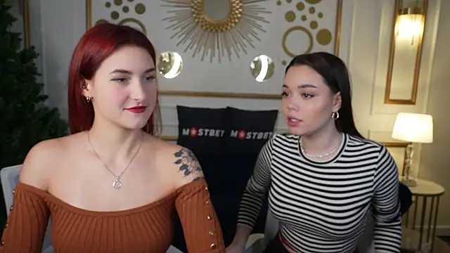 Snapshot of Magnetic_Mia_ chatting on 12/10/24, 04:06 Magnetic Mia online show from 12/10/24, 04:06