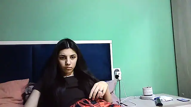 Snapshot of Ahotkittyxxx chatting on 01/04/25, 04:43 Ahotkittyxxx online show from 01/04/25, 04:43