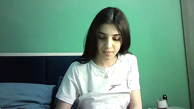 Snapshot of Ahotkittyxxx chatting on 01/14/25, 04:50 Ahotkittyxxx online show from 01/14/25, 04:50