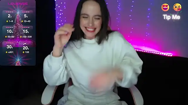 Snapshot of Emillias chatting on 01/27/25, 02:24 Emillias online show from 01/27/25, 02:24