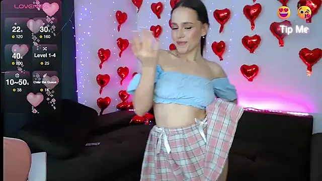 Snapshot of Emillias chatting on 03/04/25, 05:45 Emillias online show from 03/04/25, 05:45