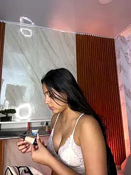 floriamANDjazmin online show from 11/15/25, 05:42