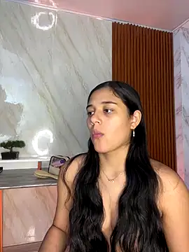 floriamANDjazmin online show from 11/22/25, 07:02