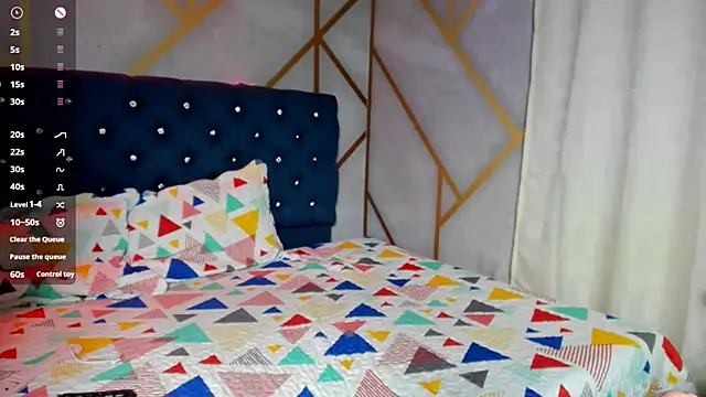 Snapshot of _18_laura chatting on 12/21/24, 07:45 18 laura online show from 12/21/24, 07:45