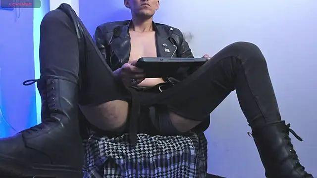 Snapshot of enzopratt chatting on 02/27/25, 06:40 enzopratt online show from 02/27/25, 06:40