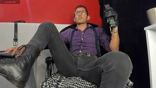 Snapshot of enzopratt chatting on 03/14/25, 06:42 enzopratt online show from 03/14/25, 06:42