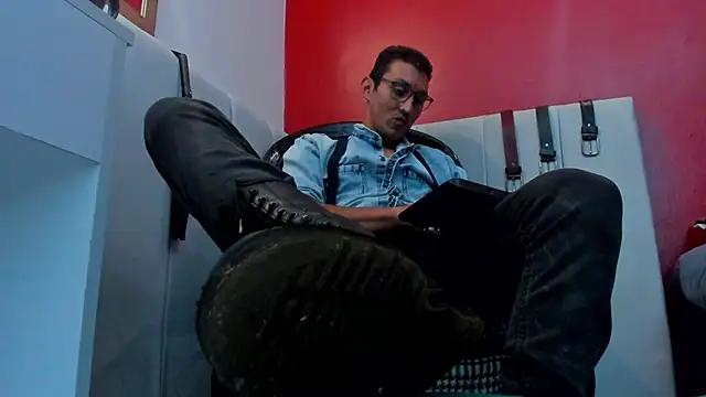 Snapshot of enzopratt chatting on 03/16/25, 07:04 enzopratt online show from 03/16/25, 07:04