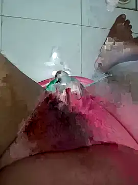 Snapshot of jameswantmore chatting on 10/06/25, 01:52 jameswantmore online show from 10/06/25, 01:52