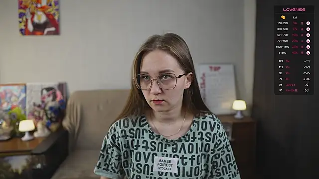 Snapshot of Miatiny chatting on 10/25/25, 02:52 Miatiny online show from 10/25/25, 02:52