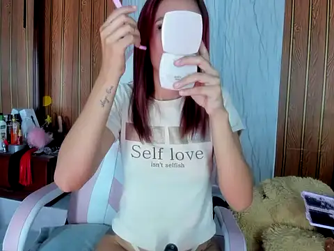 daphneandrade online show from 11/13/25, 03:22