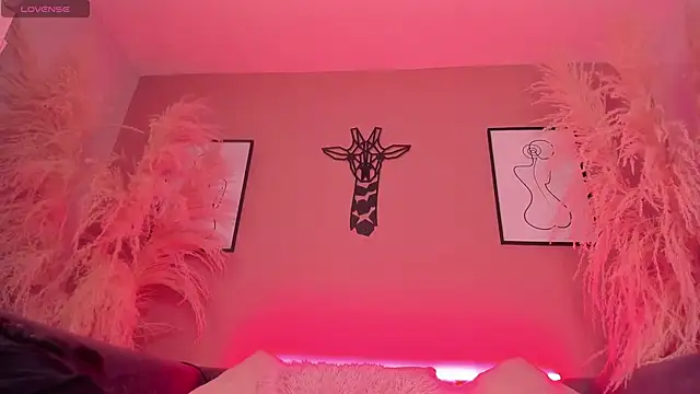 Megan mooree  online show from 01/15/25, 01:09