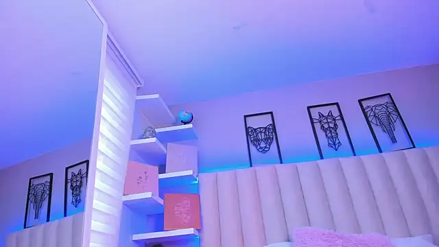 Megan mooree  online show from 01/16/25, 01:04