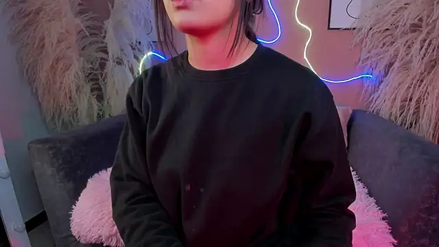 Megan mooree  online show from 01/21/25, 12:50