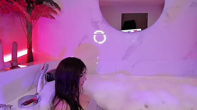 Megan mooree  online show from 01/25/25, 06:13