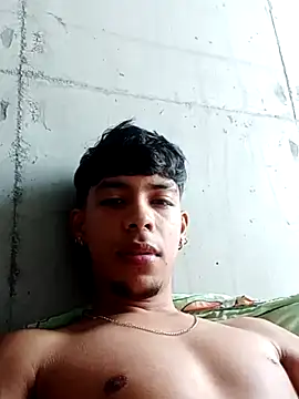 Snapshot of Elputas chatting on 10/15/25, 03:34 Elputas online show from 10/15/25, 03:34