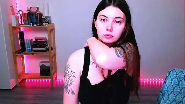 peaachybabe   online show from 10/19/25, 02:56