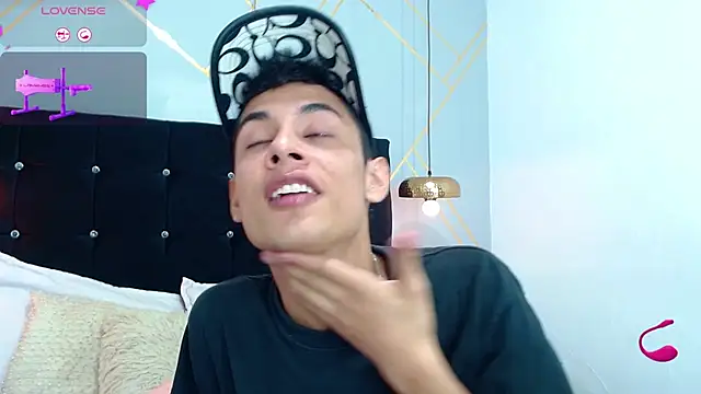 Oliver king sex online show from 02/01/25, 03:28