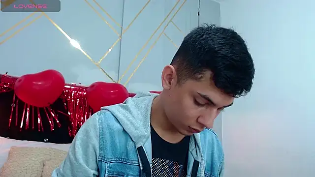 Oliver king sex online show from 02/19/25, 05:38