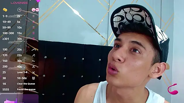 Oliver king sex online show from 02/28/25, 11:23