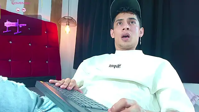 Oliver king sex online show from 11/19/25, 03:45