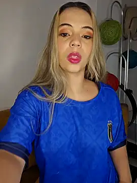 Snapshot of Antonella2_m chatting on 12/14/24, 11:39 Antonella2 m online show from 12/14/24, 11:39