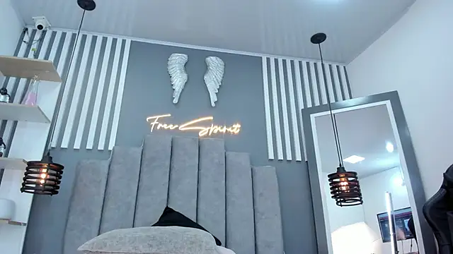 Snapshot of Sofi_ramos chatting on 12/18/24, 10:35 Sofi ramos online show from 12/18/24, 10:35